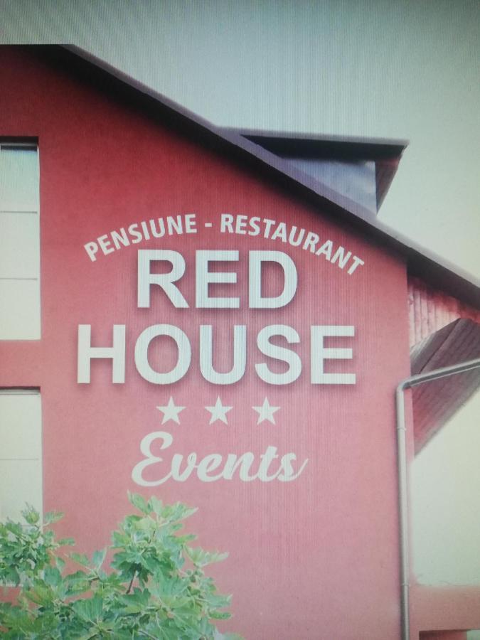 فندق Orşovaفي  Red House المظهر الخارجي الصورة